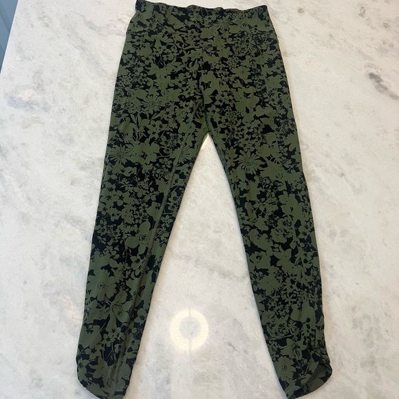 Lululemon All You Do Tight Efflorescent Barracks Green Black Size 8 Leggings - Picture 4 of 7
